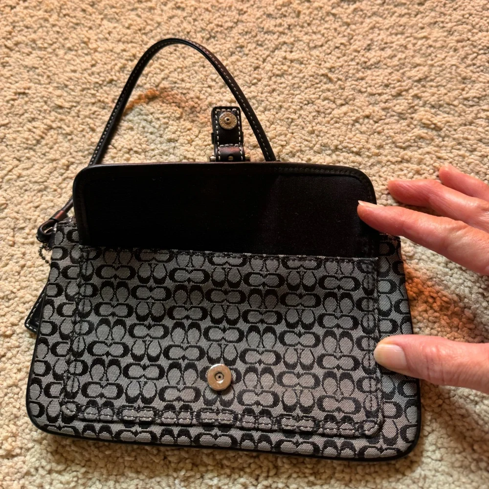 Coach Wristlet - Picture 3 of 4